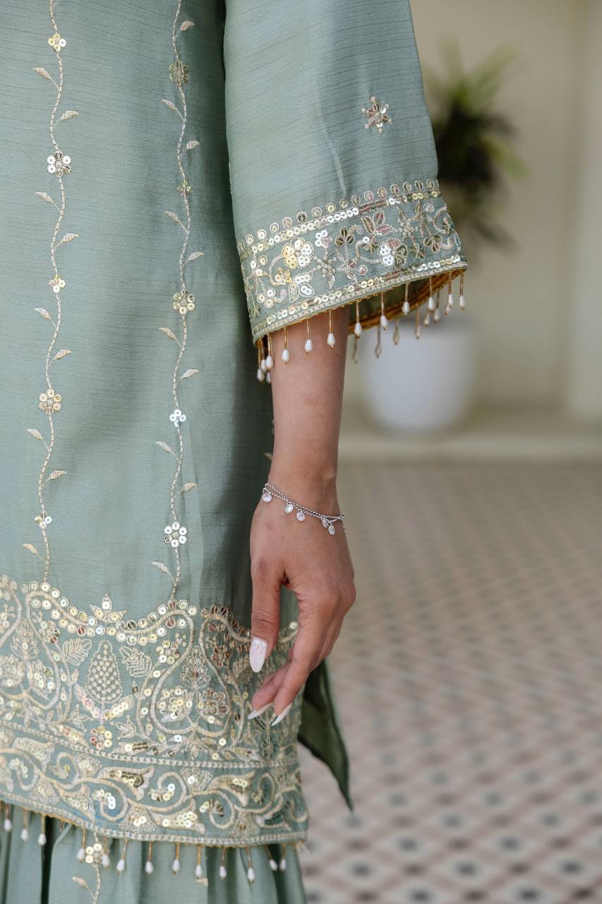 Women Embroidered Kurti Plazzo Set With Dupatta